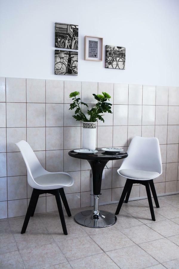 Best Located Executive Apartment In Maroussi. Афины Экстерьер фото